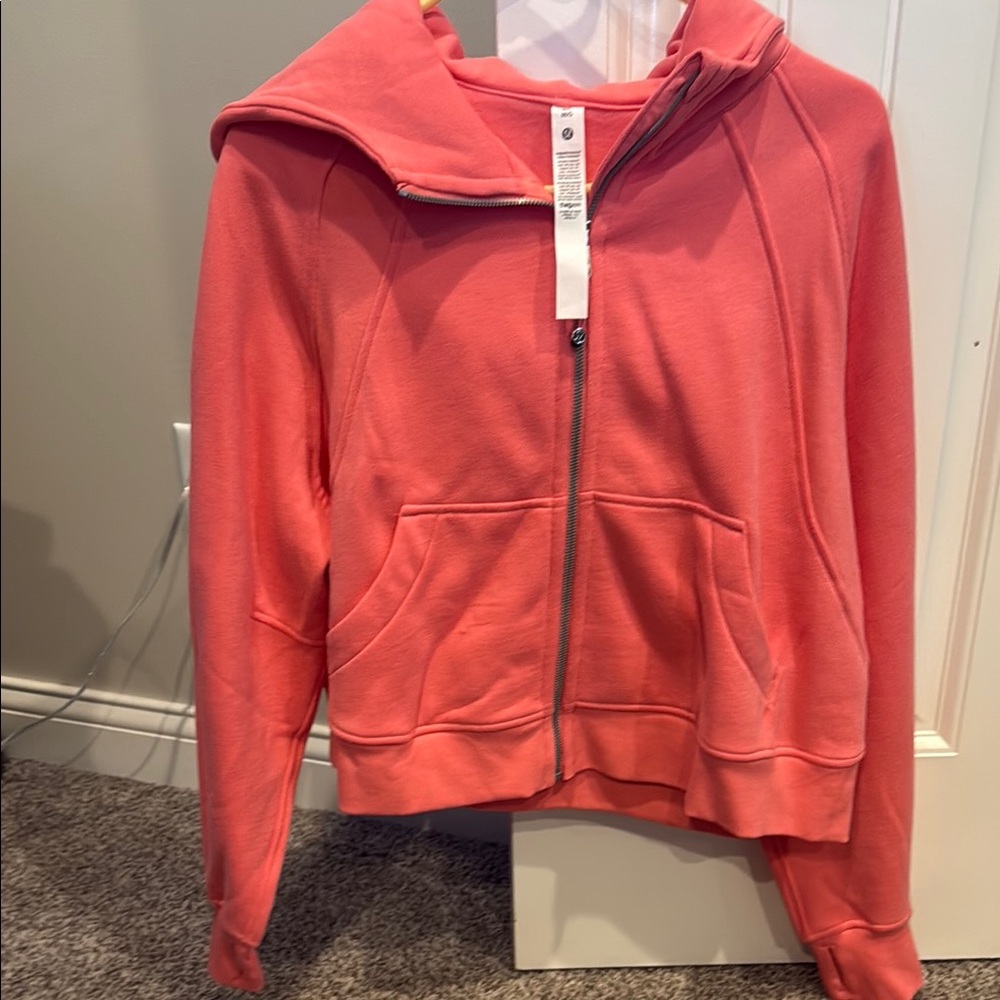 Women’s Lululemon scuba oversized full zip hoodie.
